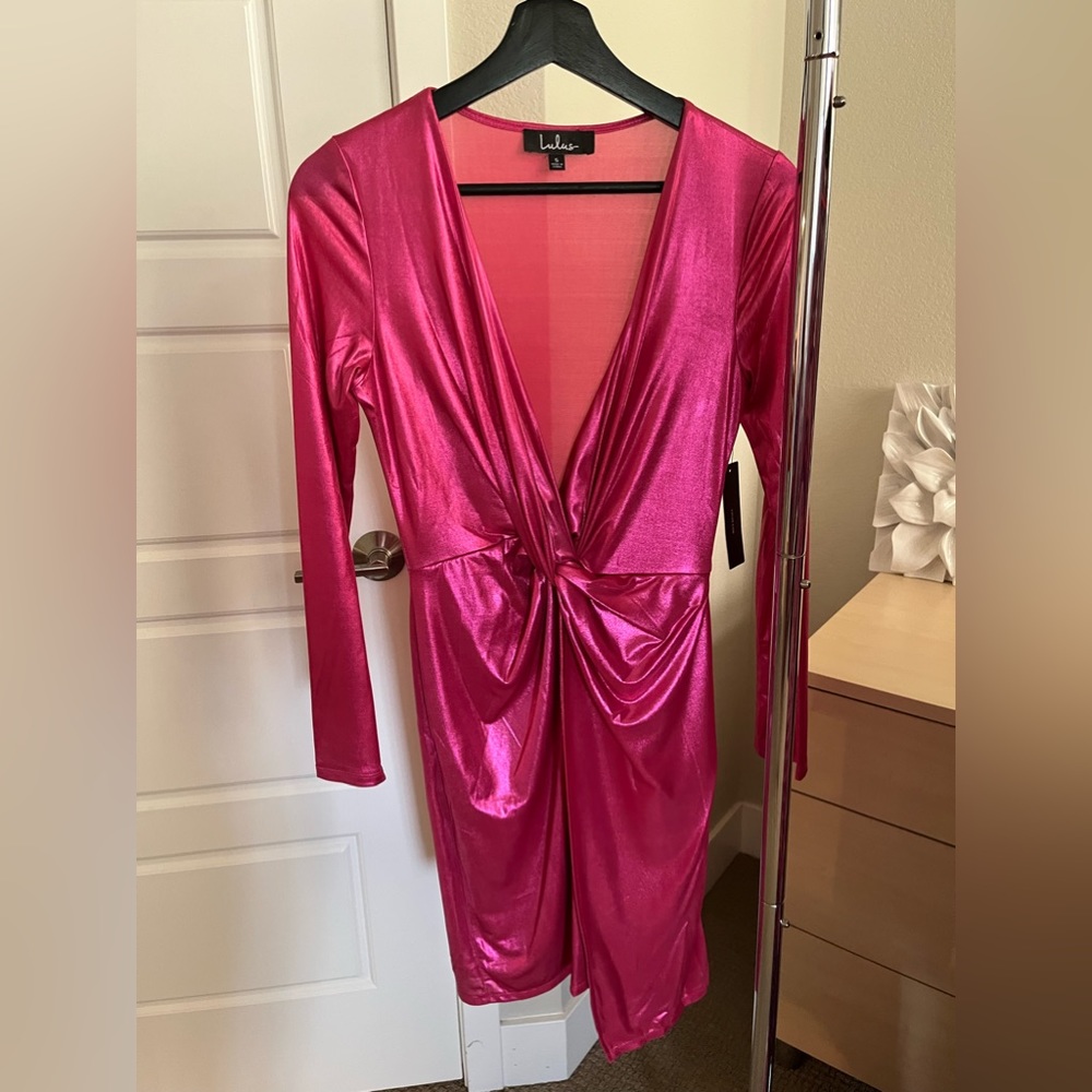 Lulu’s Size Small Hot Pink Metallic - Picture 2 of 6